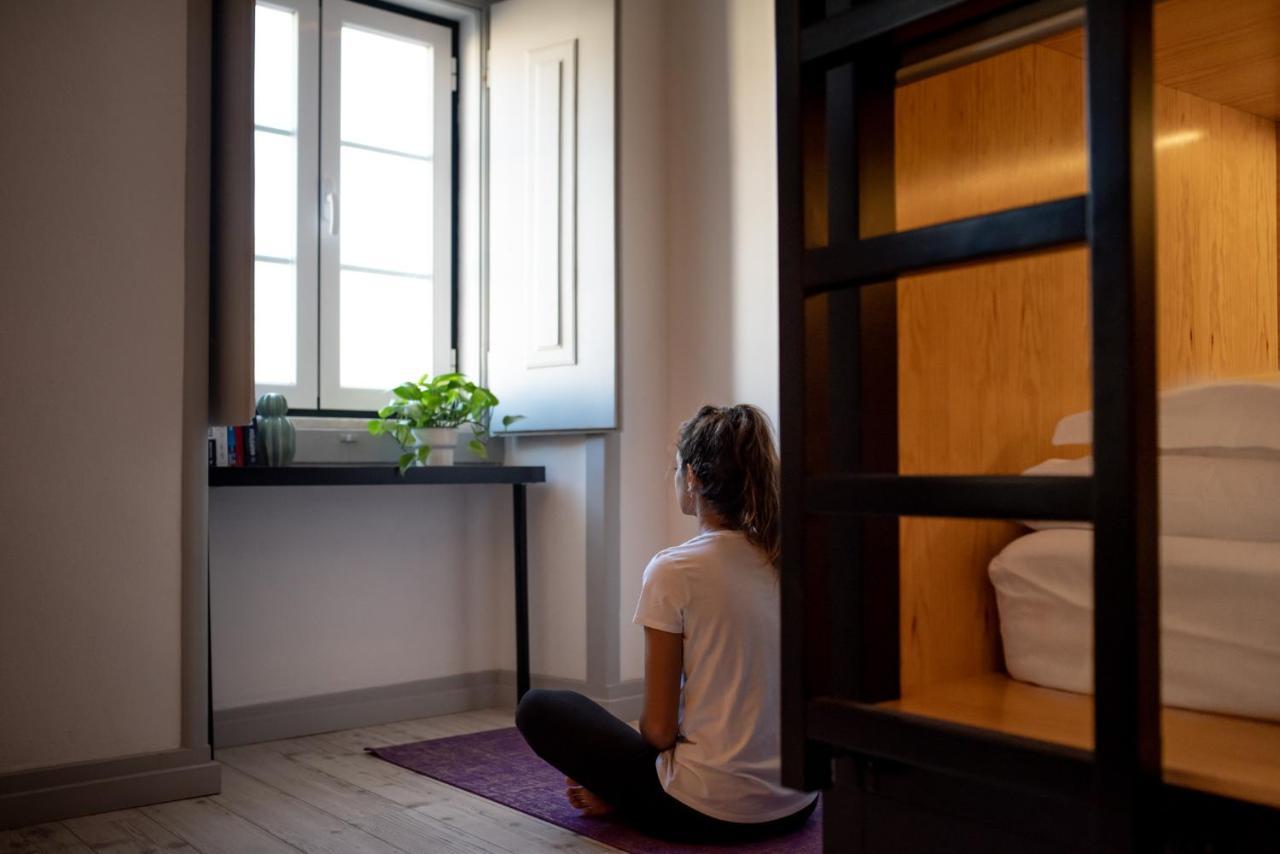 Gig Capsule Hostel Ерисейра Екстериор снимка